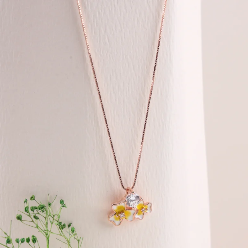 Daisy Cluster Necklace (Rose Gold)