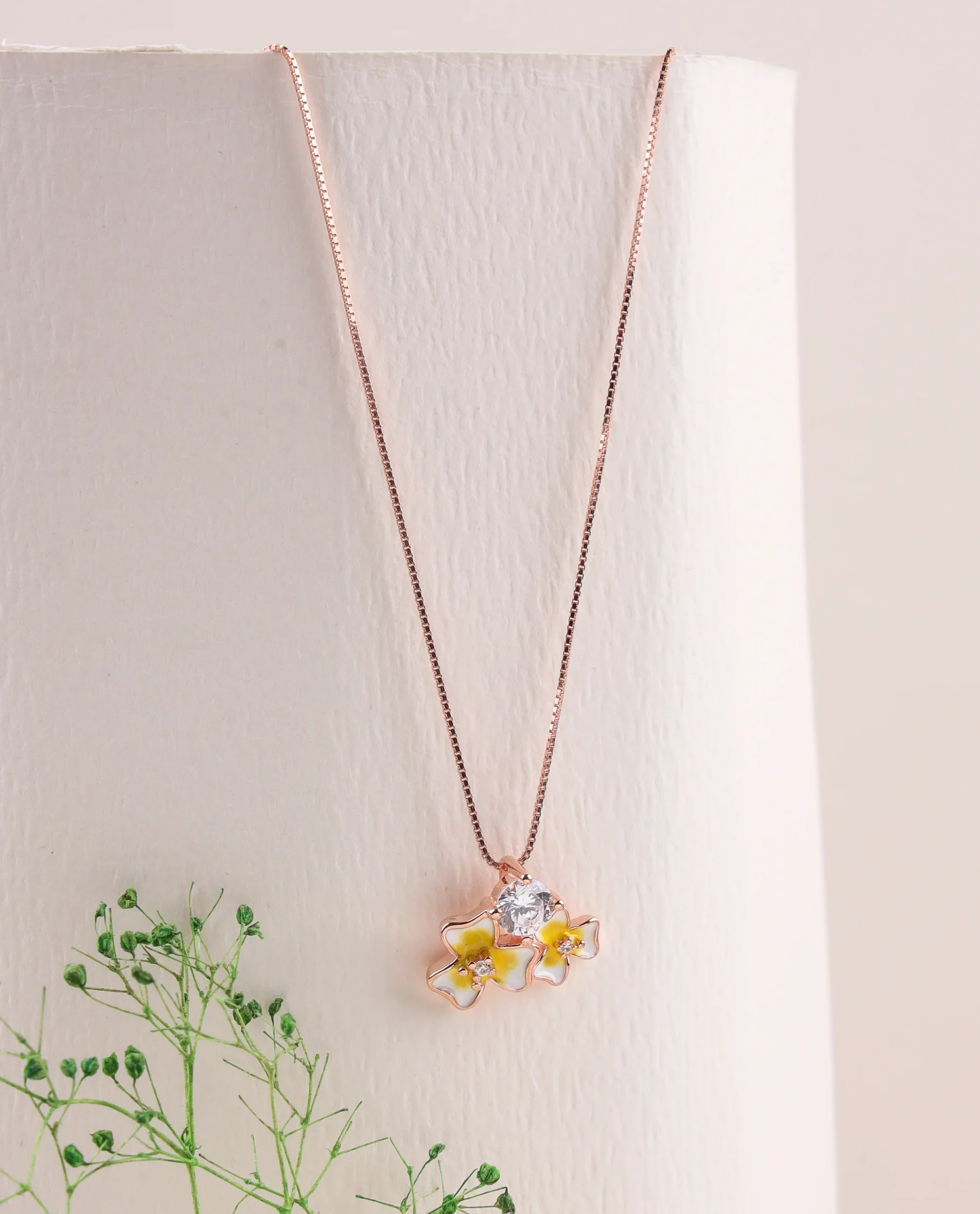 Daisy Cluster Necklace (Rose Gold)