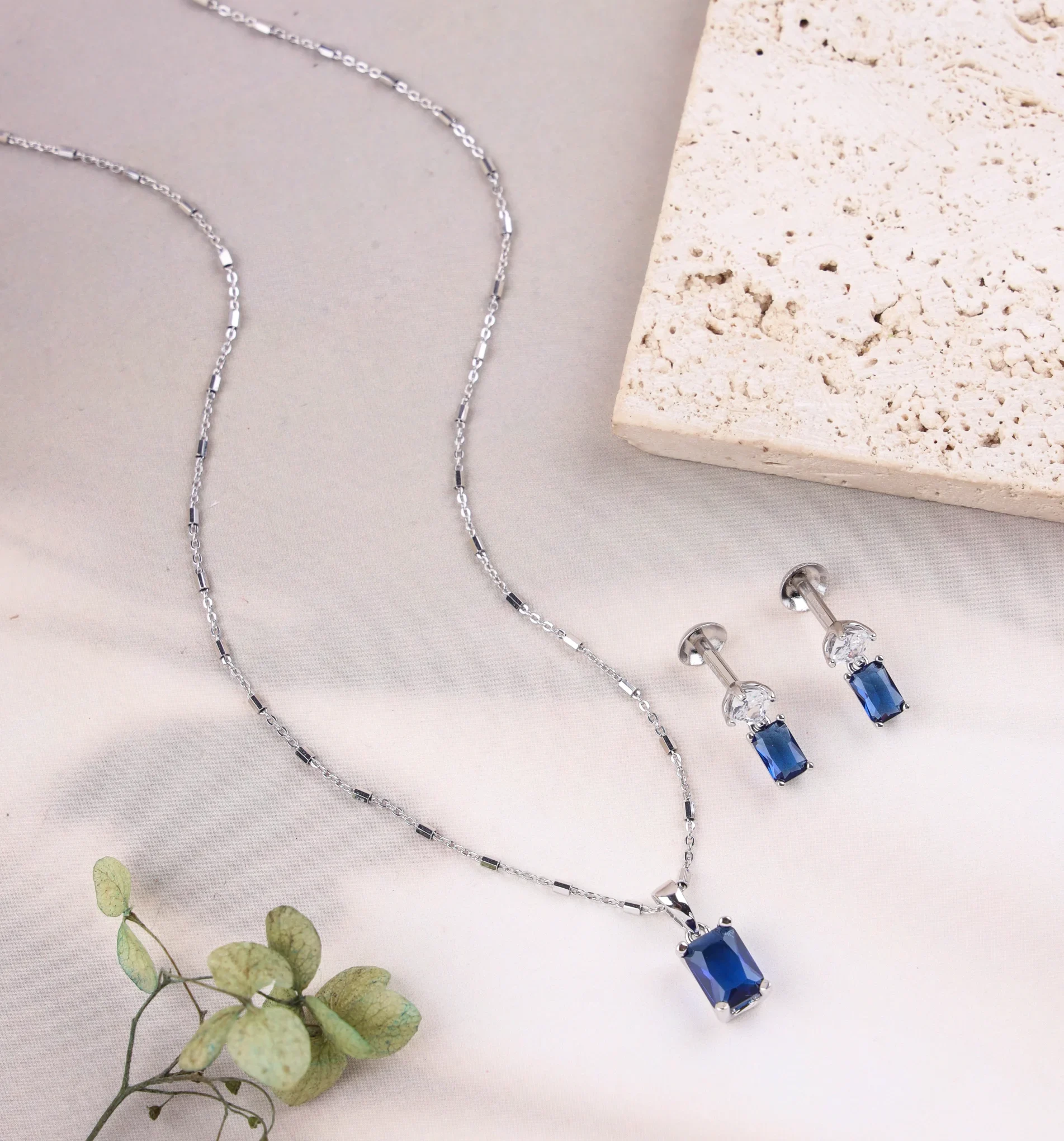 Dainty Silver Set (Silver)