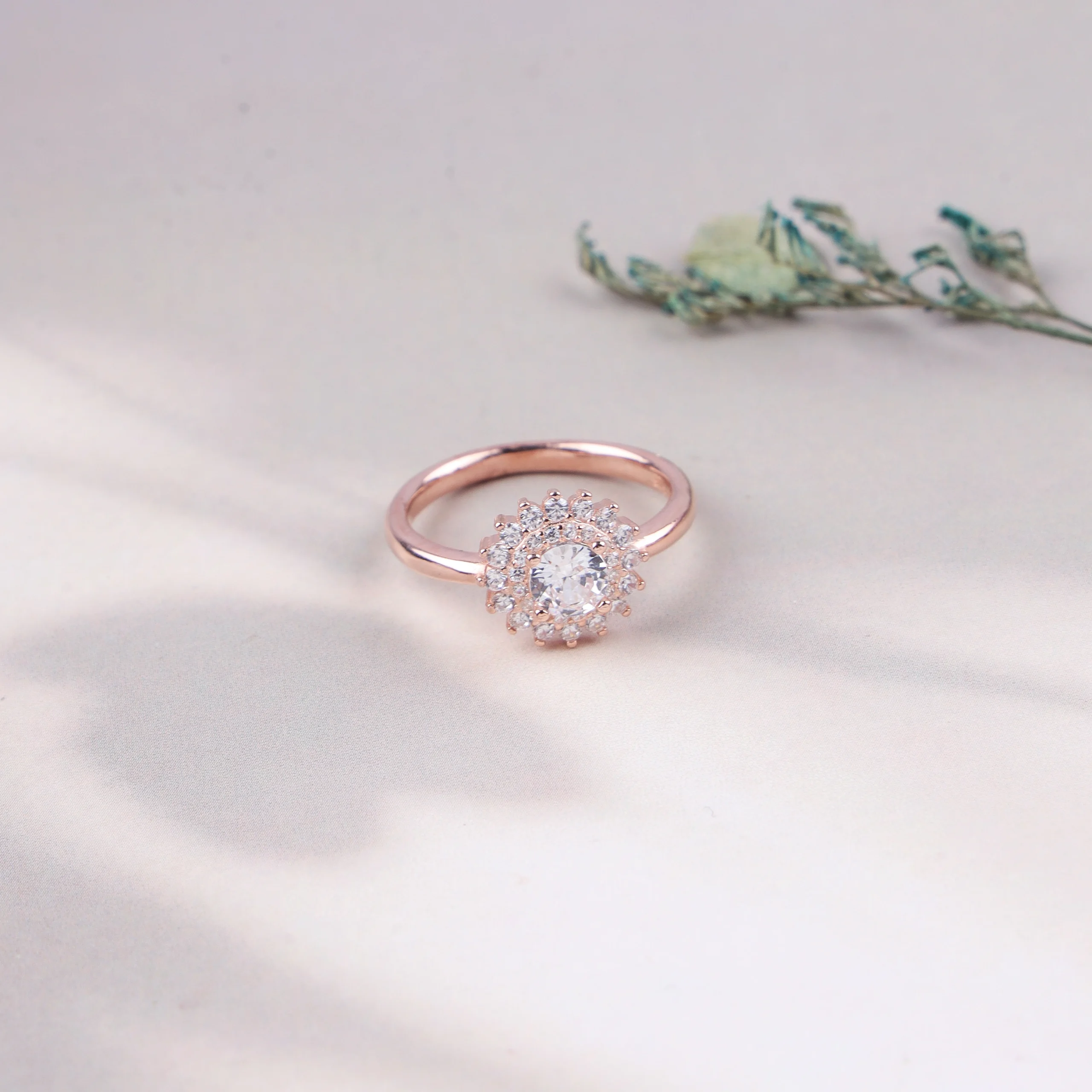 Solstice Halo Rose Gold Ring (Rose Gold)