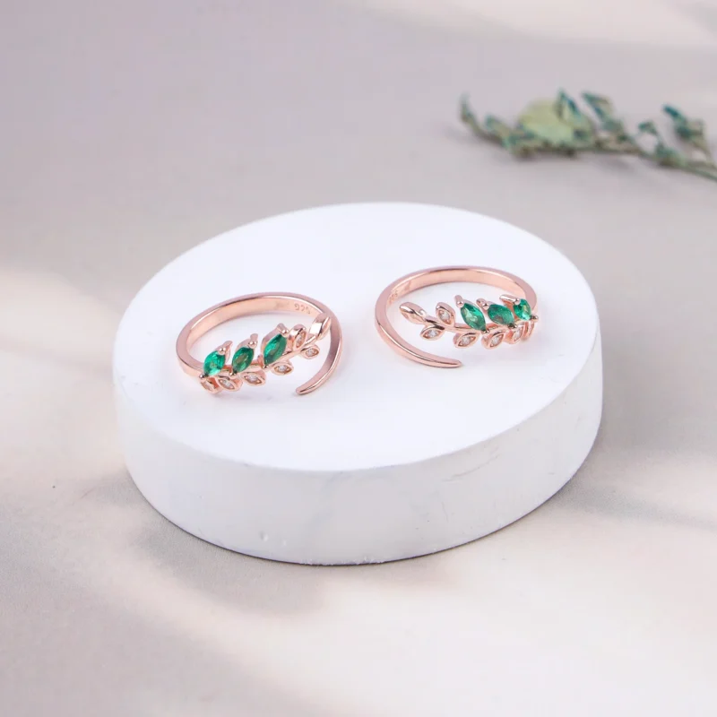 Emerald Wine Toe Ring