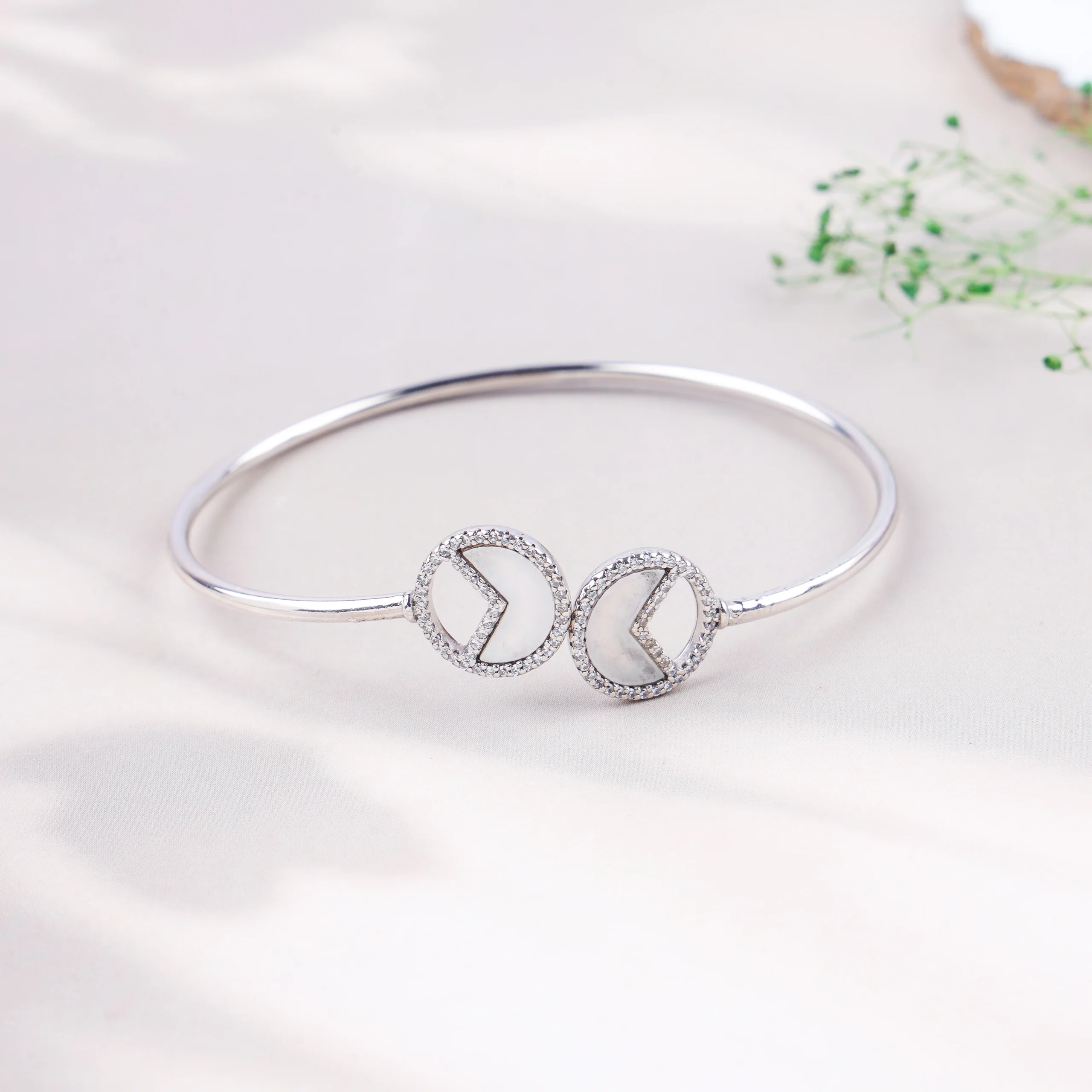 Geometric Half-Moon (Silver)