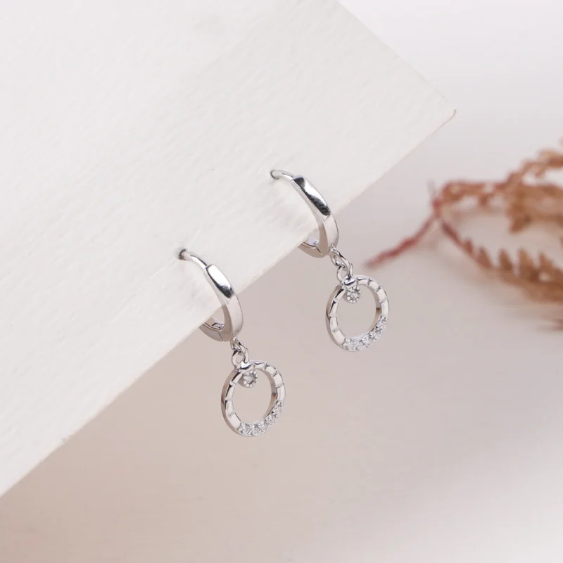 Minimalist Silver Hoops (Silver)