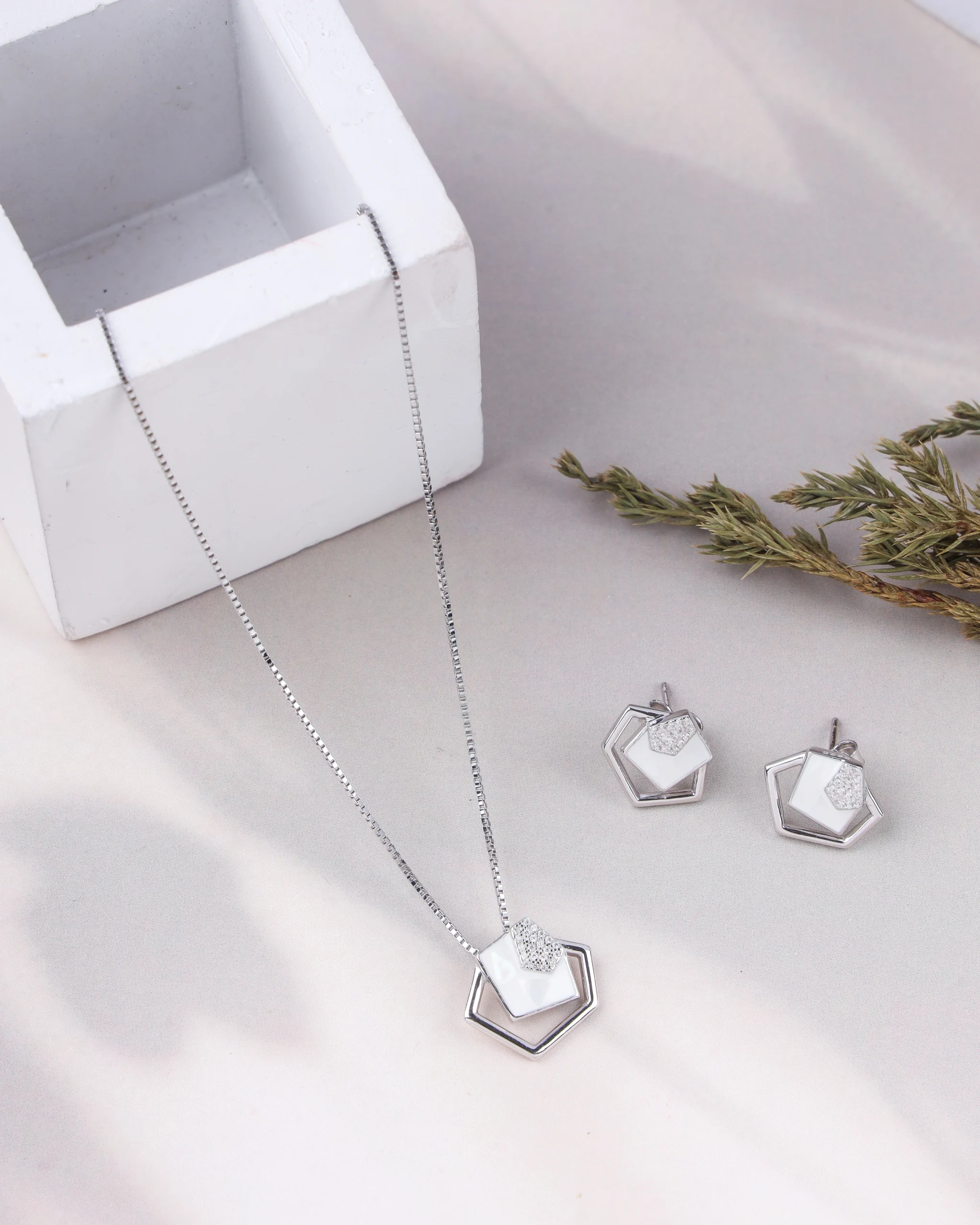 The Geometric Silver Harmony Set (Silver)