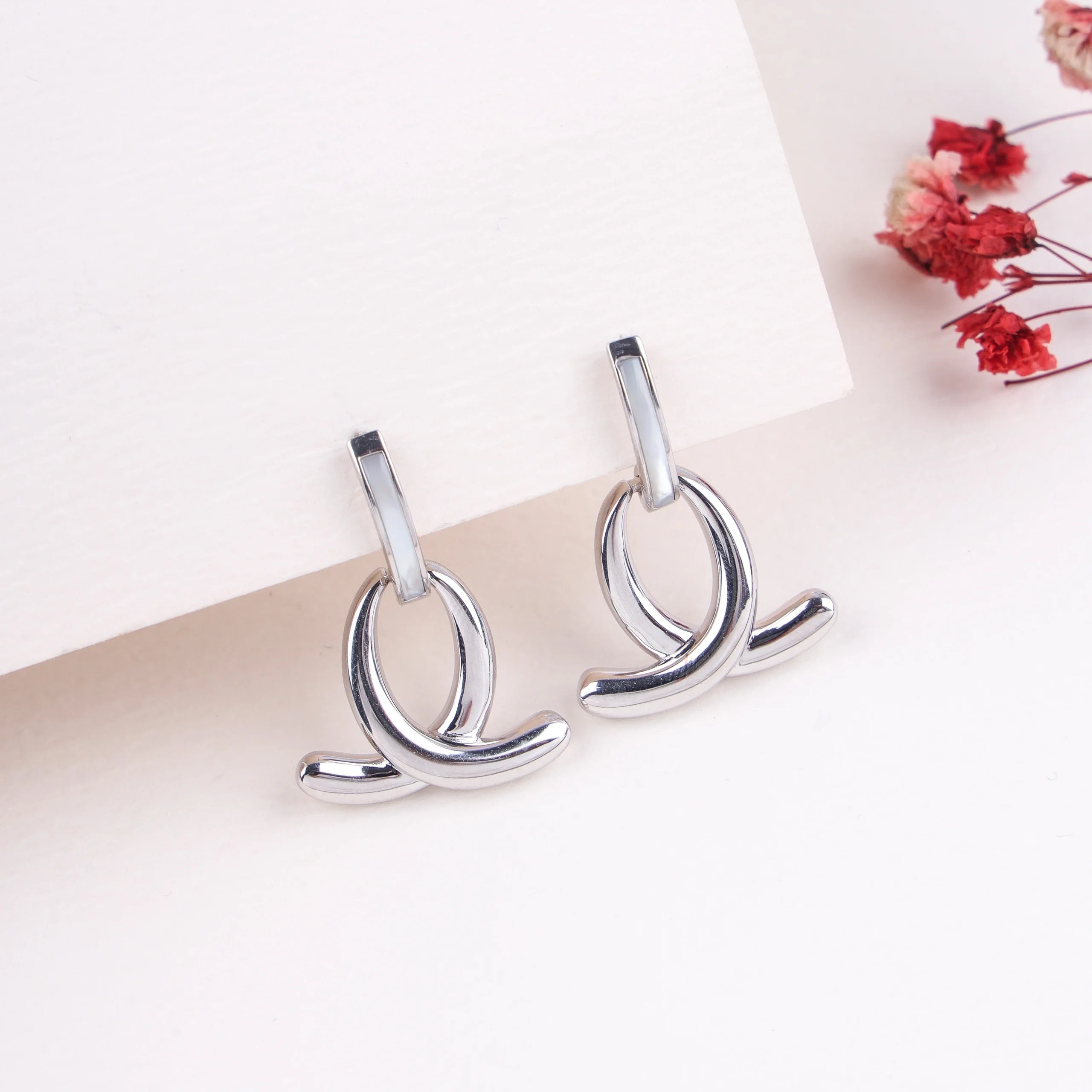 Modern Interlock Loop Drops (Silver)