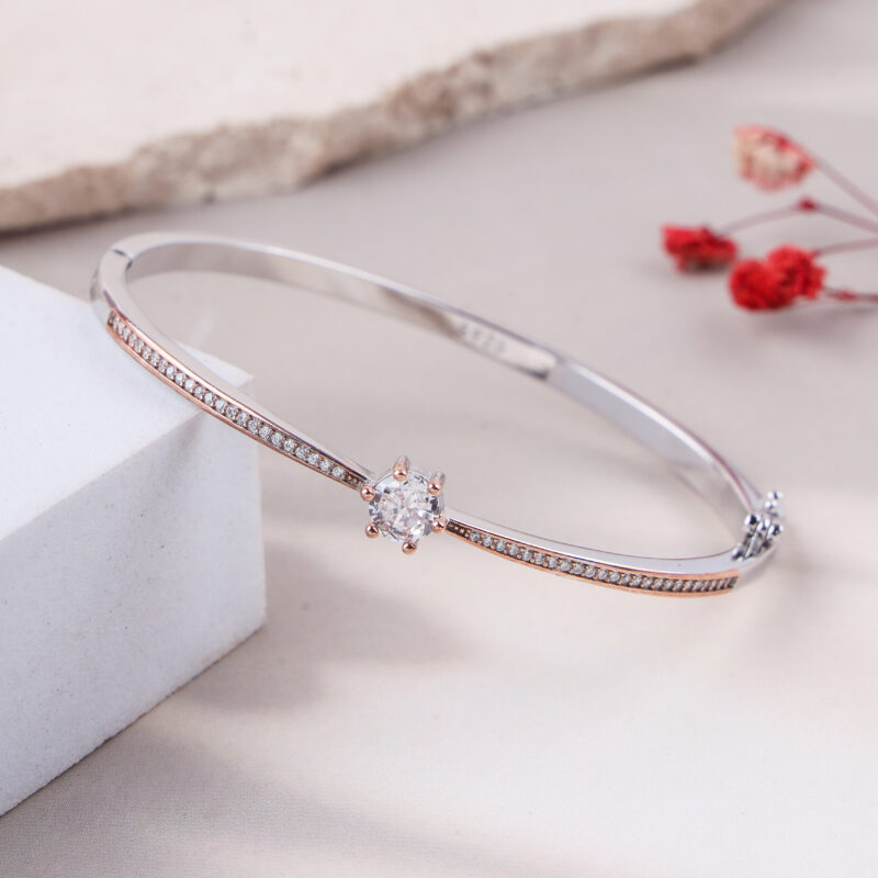 The Solitaire Horizon